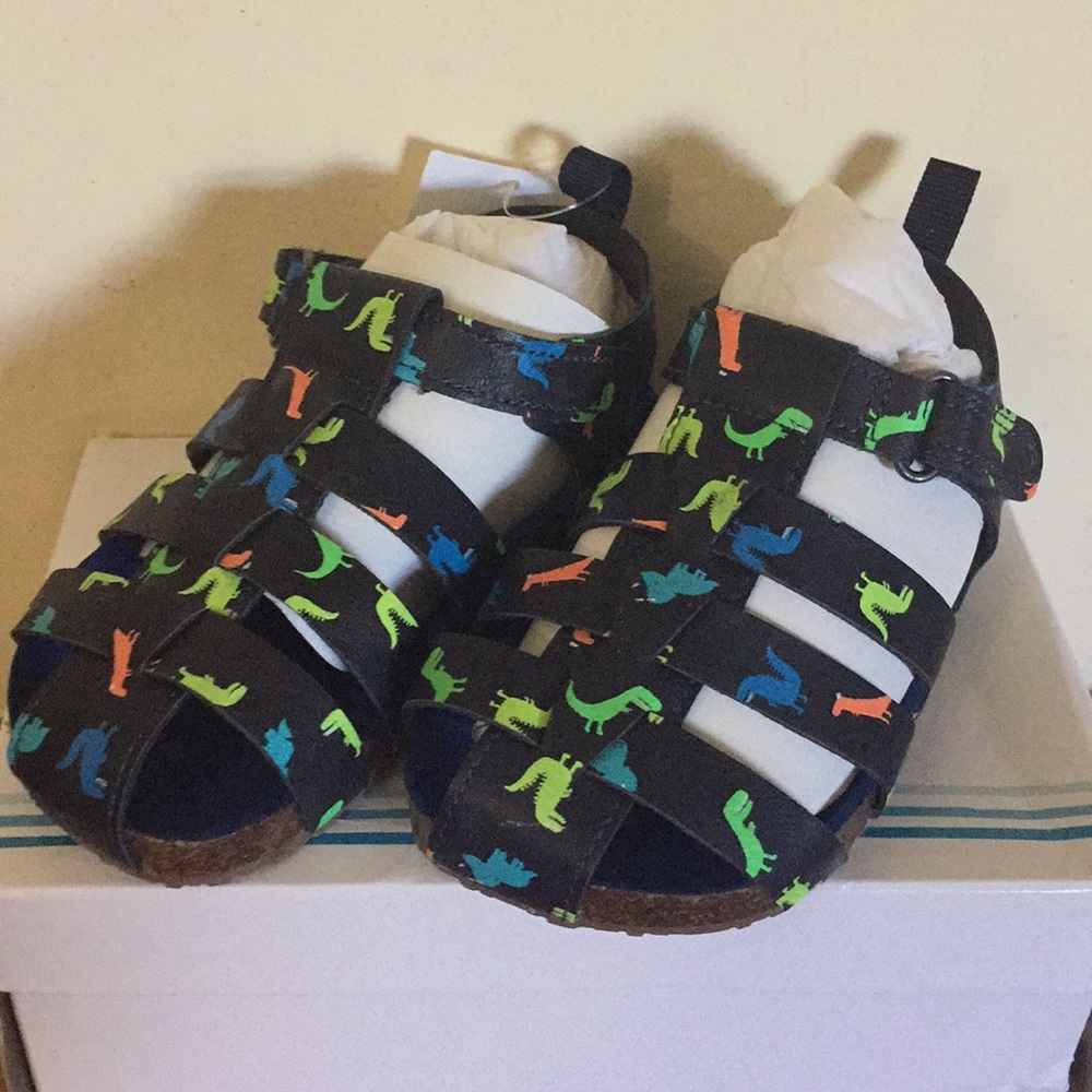 ✨NEW✨ 🦖  🦕  Dinosaur Sandals